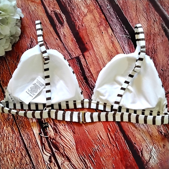 NEW! 🌱Vitamin A Bikini Top nwot - Picture 2 of 8